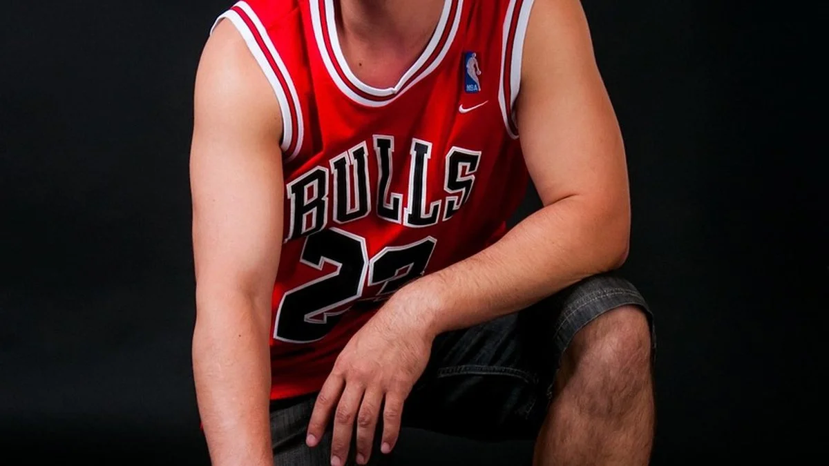 NBA总决赛争议舆论升温:巨人静火如何带队回到悬念